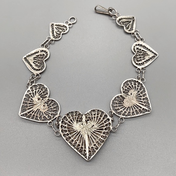 Vintage graduated heart shaped filigree bracelet 8 inches in sterling sterling - Picture 6 of 7